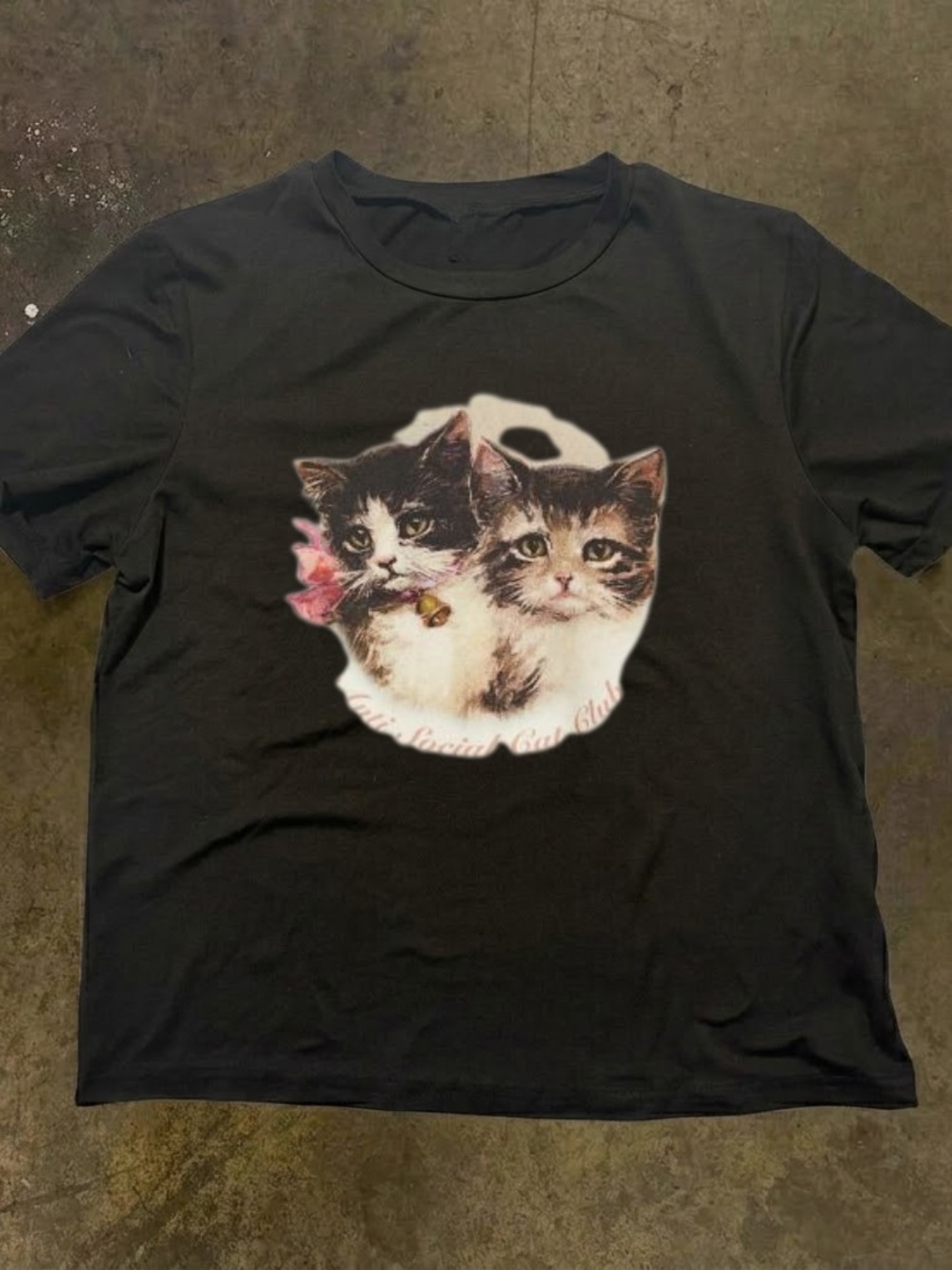 Gildan Black Short Sleeve Tee with Vintage Kitten Graphic